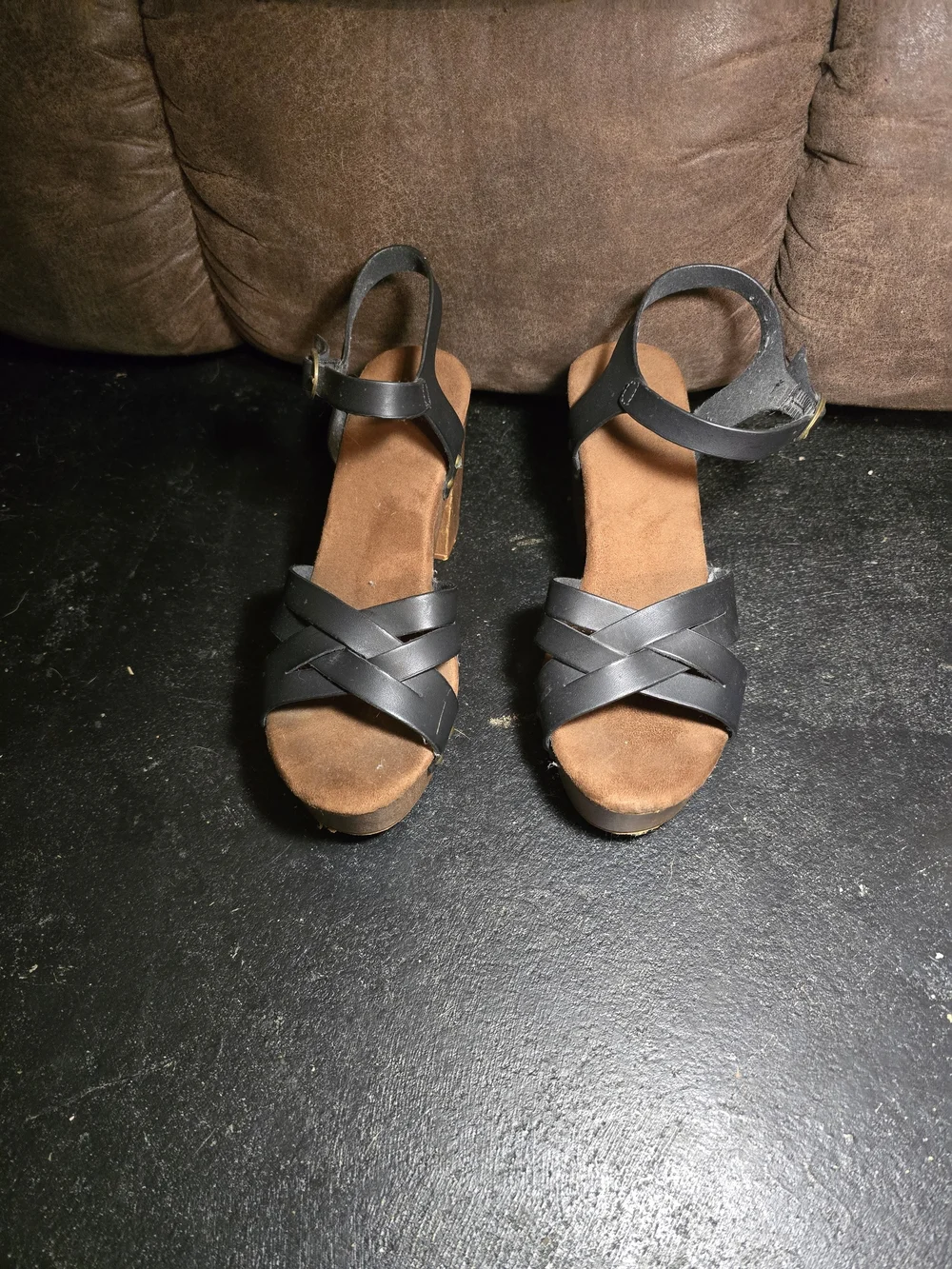 Women’s Black Strappy Ankle-Wrap Platform Sandals